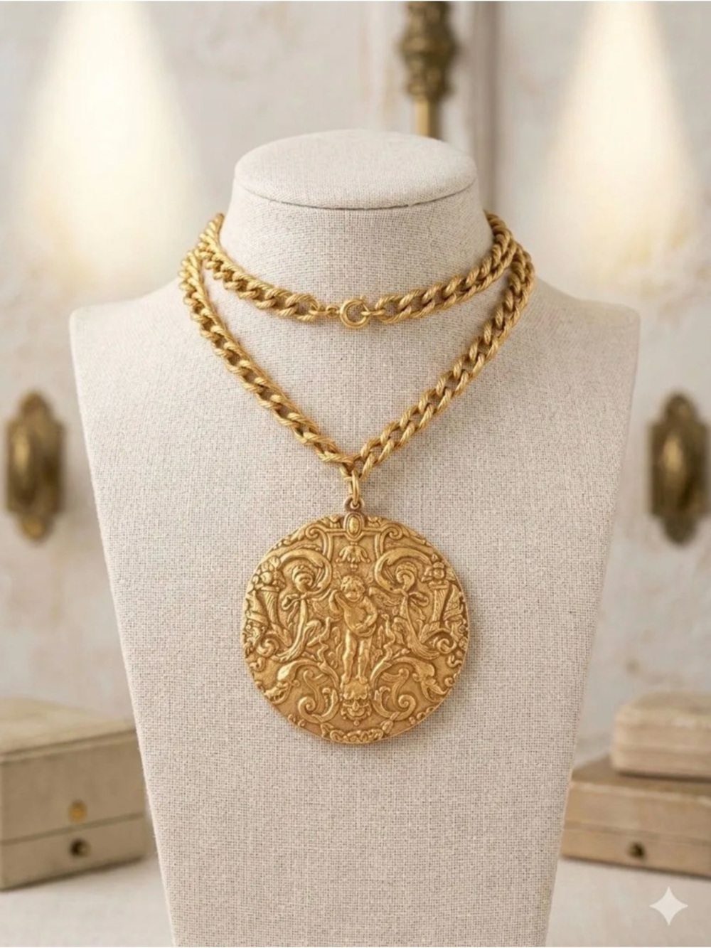 Alva Museum Replicas/ Gold Cupid Necklace